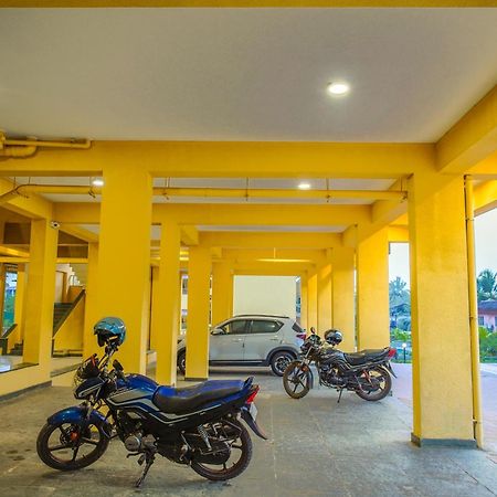 Alaya Stays 1 Bhk With Balcony & Pool - Veera Marina Candolim Exterior photo