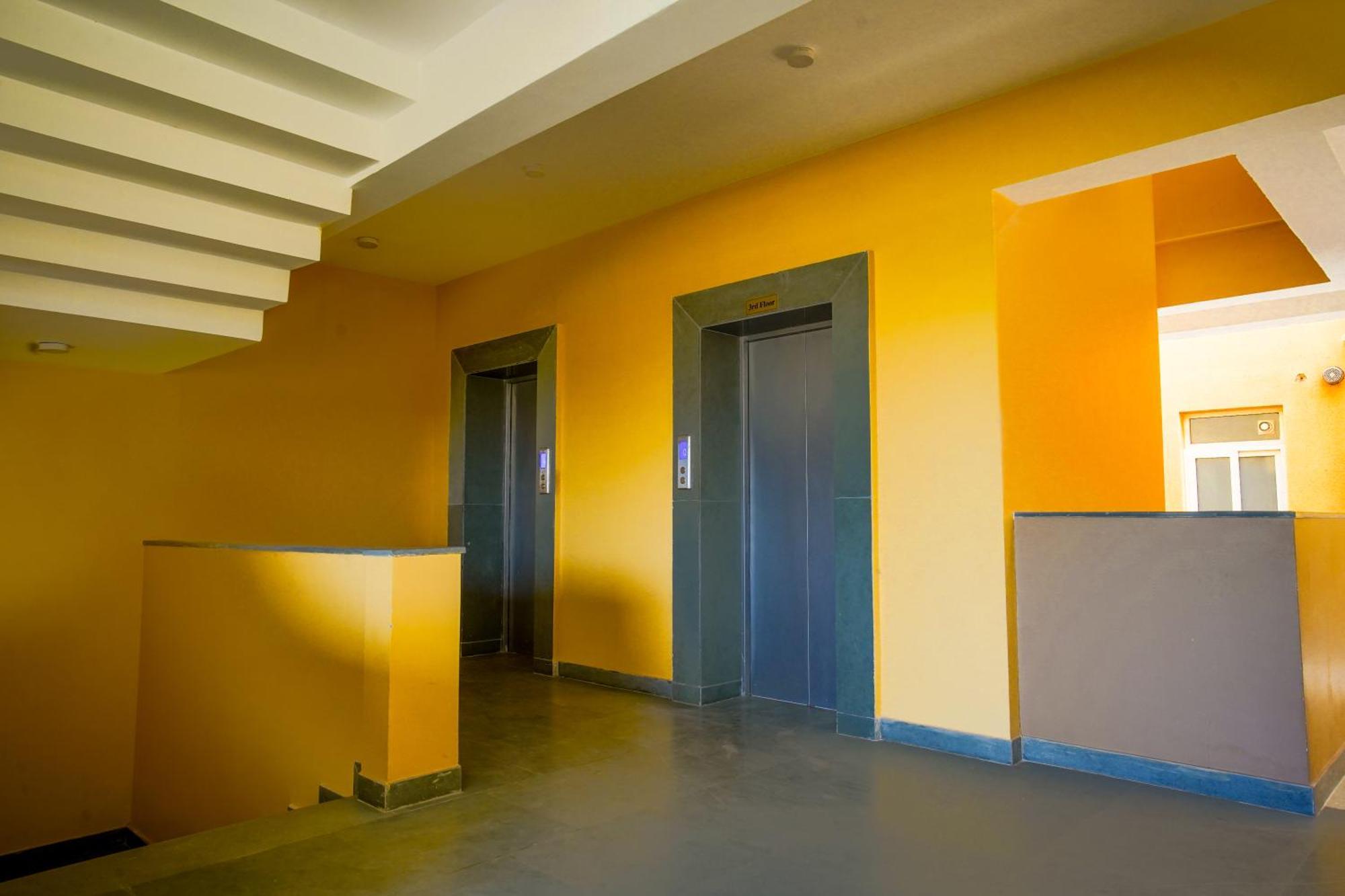 Alaya Stays 1 Bhk With Balcony & Pool - Veera Marina Candolim Exterior photo
