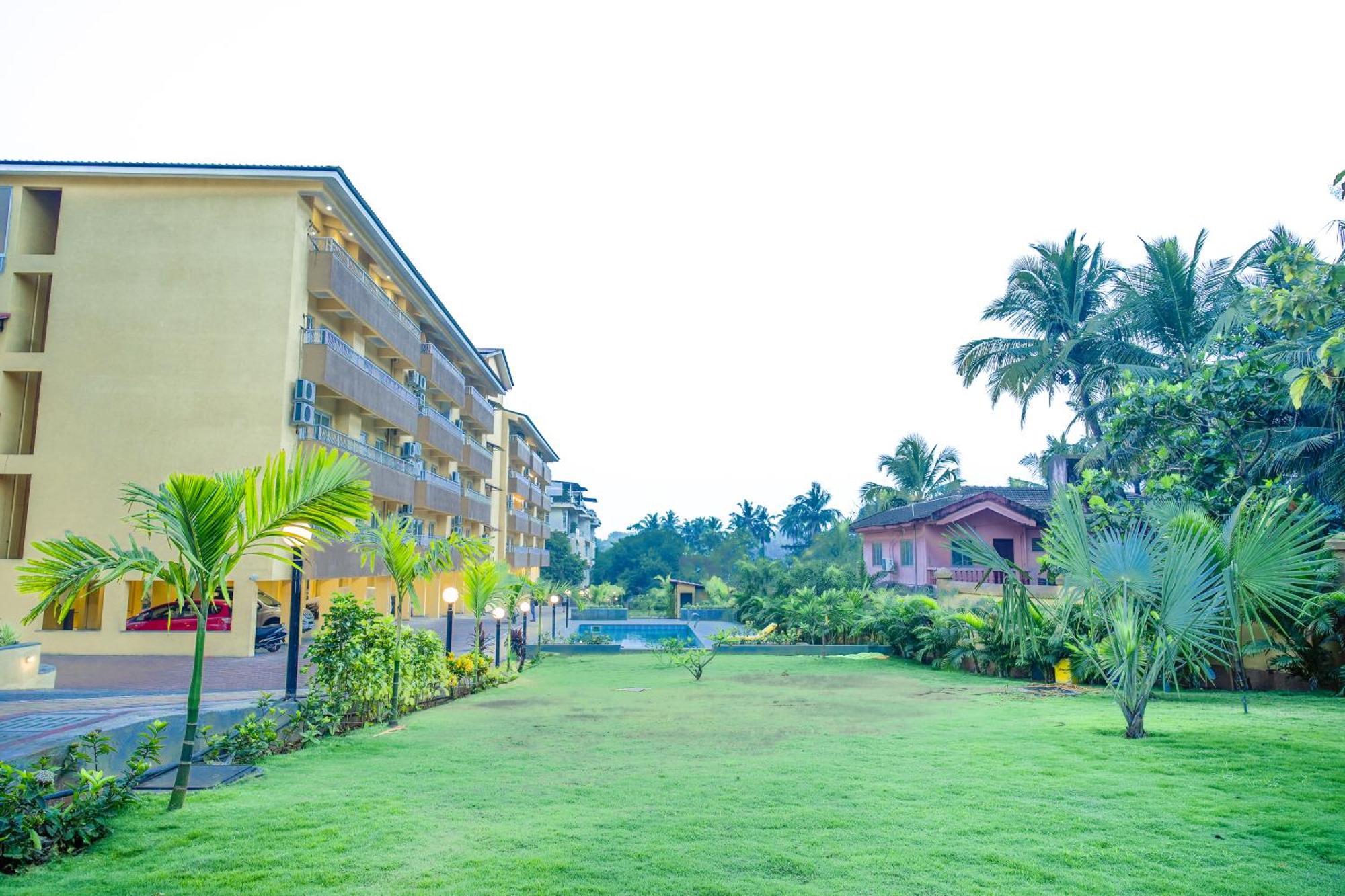 Alaya Stays 1 Bhk With Balcony & Pool - Veera Marina Candolim Exterior photo