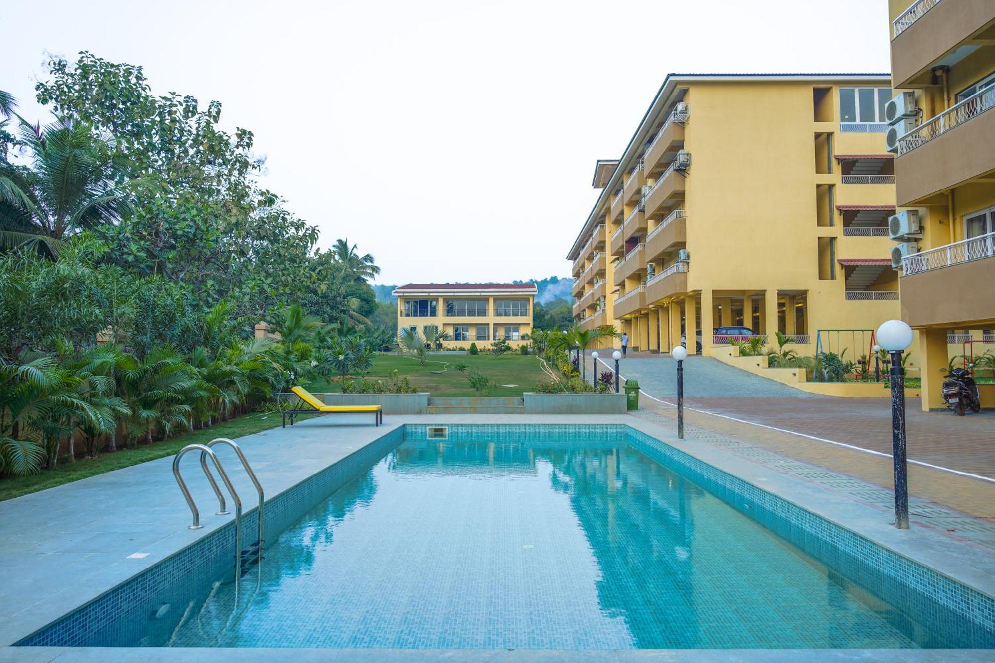 Alaya Stays 1 Bhk With Balcony & Pool - Veera Marina Candolim Exterior photo