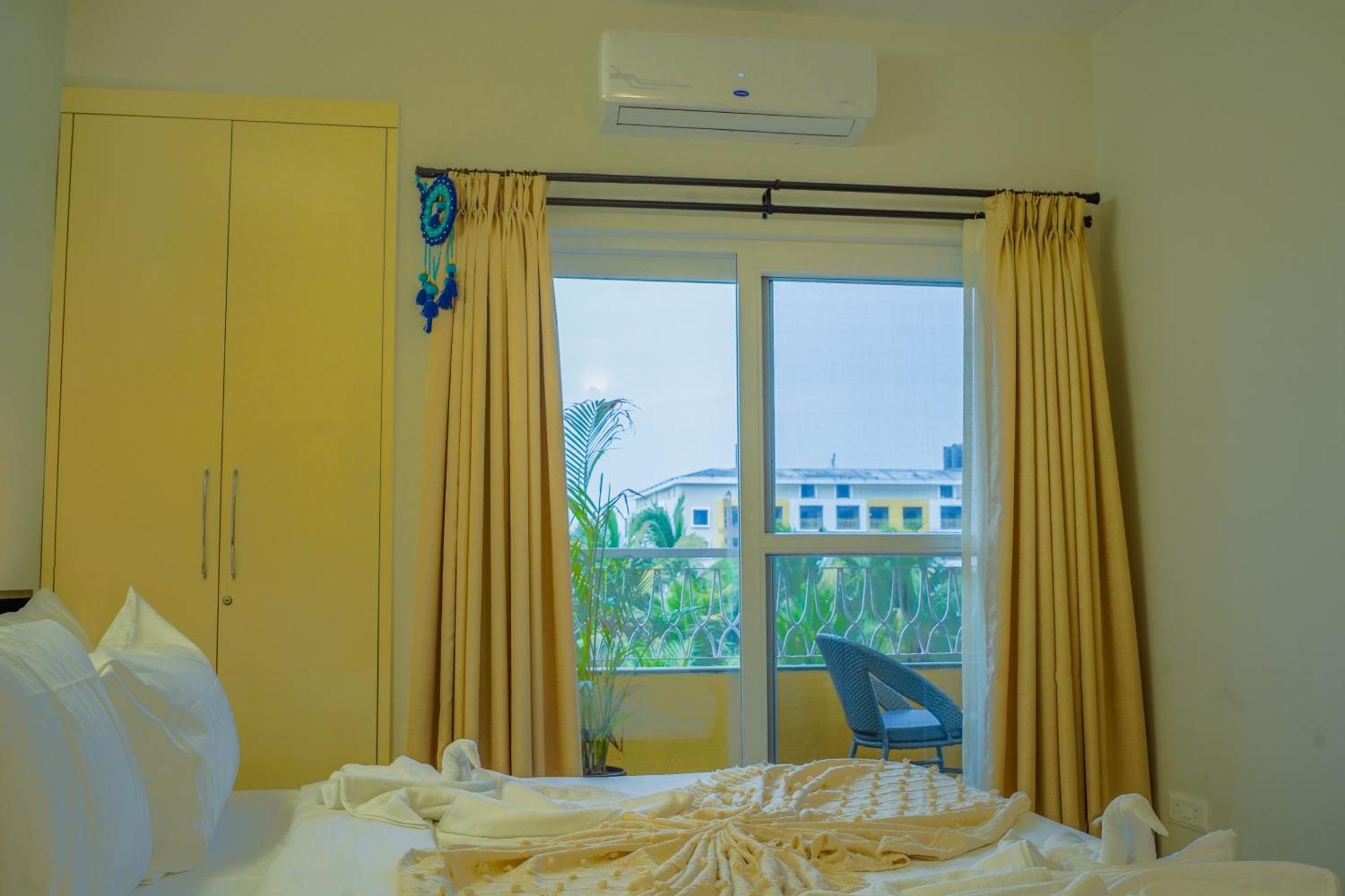 Alaya Stays 1 Bhk With Balcony & Pool - Veera Marina Candolim Exterior photo